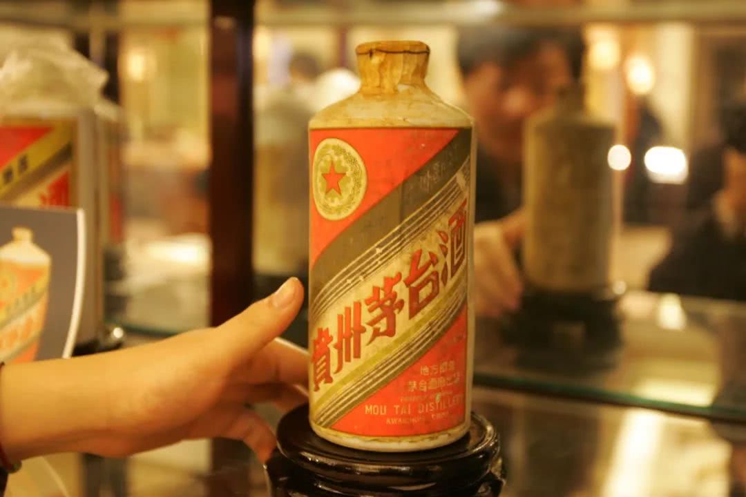 白酒人均_喝白酒图片(3)