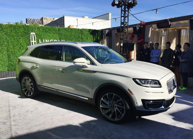 廉价豪华中大型SUV,配329马力+10喇叭