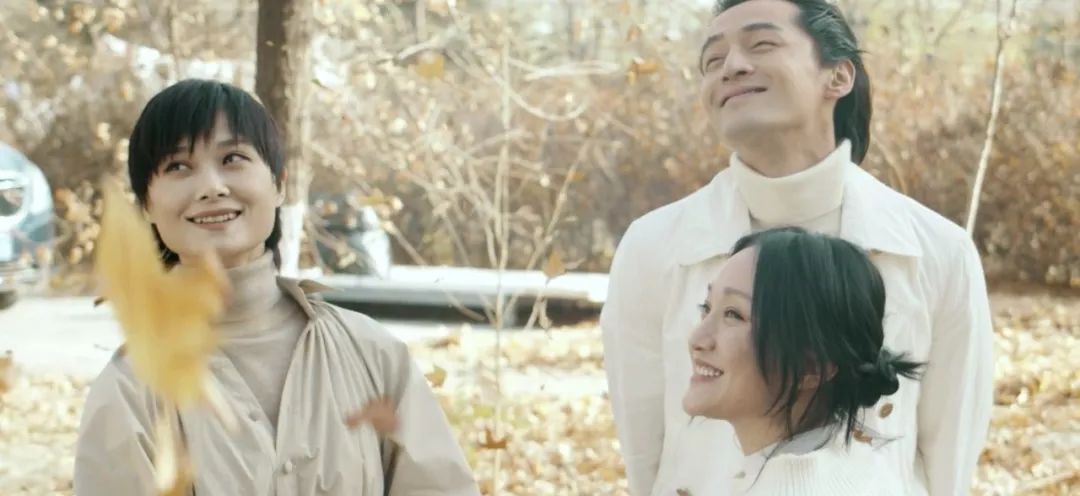 周迅胡歌刘雯李宇春易洋千玺五人做了件了不起的事