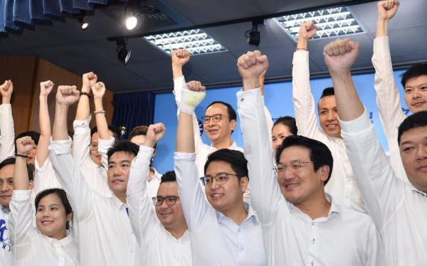 朱立伦发动青年议员成立“新世代战斗团”