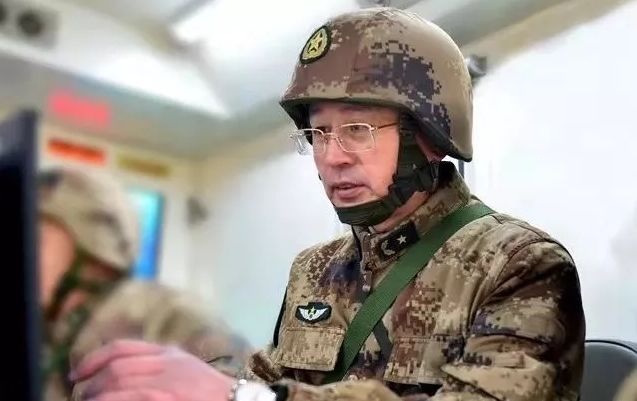 空军少将在陆军晋升中将 一年前跻身副战区级