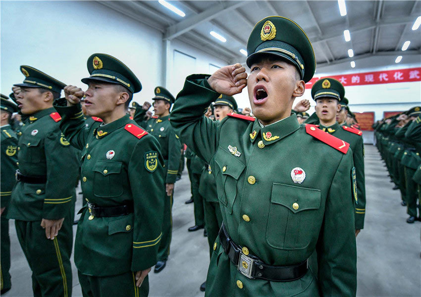 武警云南总队昆明支队举行2019年度新兵授衔暨宣誓仪式