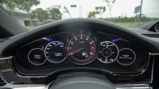 「实测」市售唯一四门猎装车，试驾Panamera4 Sport Turismo