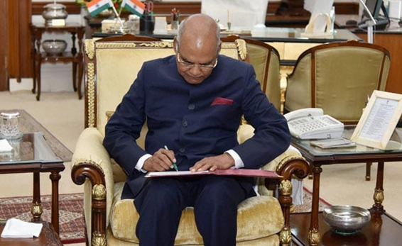 (印度总统于当地时间12日批准2019年“公民身份法案(修正案)” 图源:NDTV)