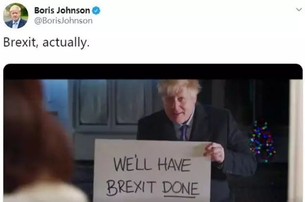 英国首相约翰逊模仿《真爱至上》影片拍摄“脱欧”至上。图片来源:社交媒体截图。
