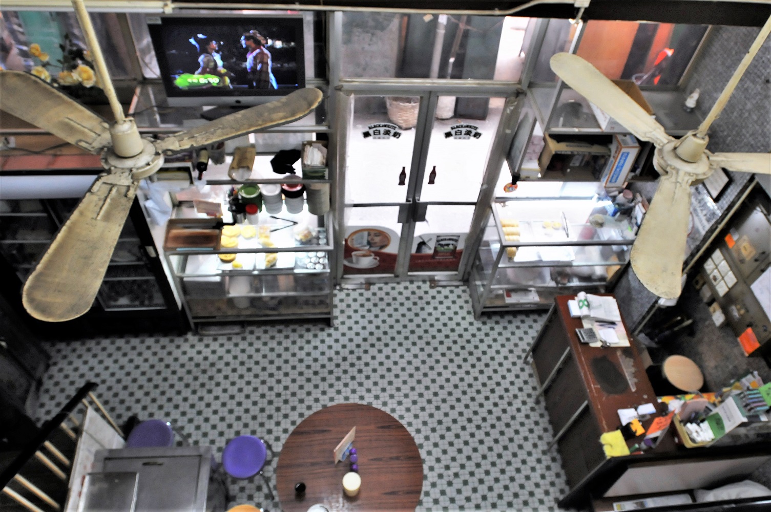  香港旺角广东道的中国冰室