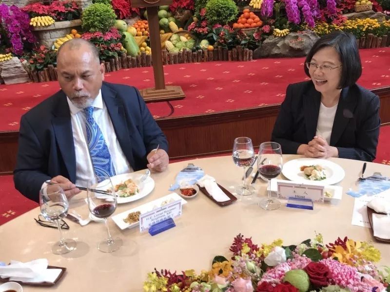 吃了蔡英文这盘臭豆腐 “友邦”总统：实在有点