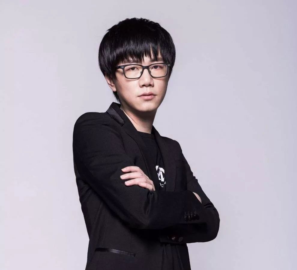 让王思聪低头做小弟的男人凉了主播酒神被爆恋童癖教唆吸毒