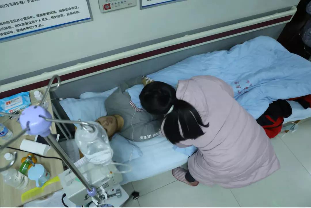 大病筹款平台信任危机:恶性竞争与无力自救的患