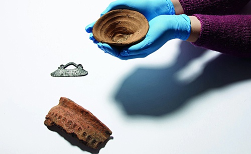 英媒:世界首个一次性杯子将展出 出现在3500年前