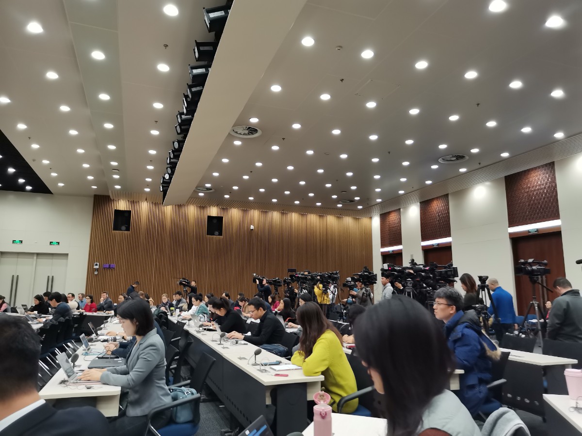 美中日三国经济总量对比_中日经济对比图