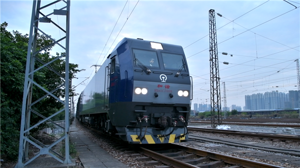 一撇一捺看发展：12省16城100企 揭秘中国高质量发