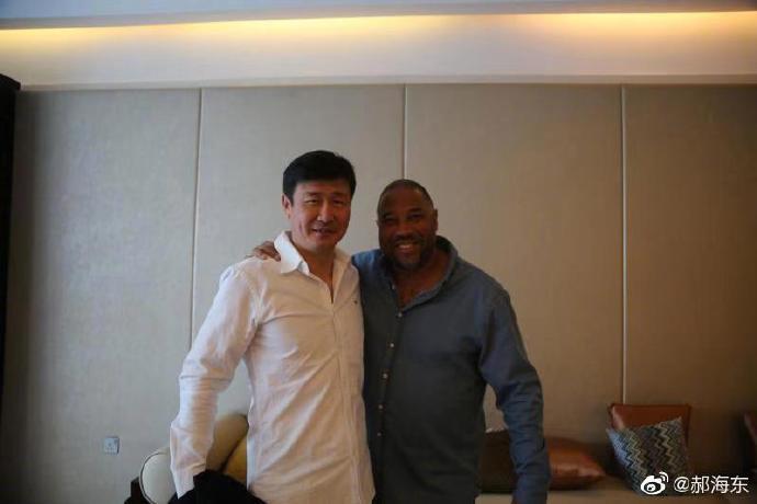 郝海东微博晒多哈之行：大家能认出都有谁吗？