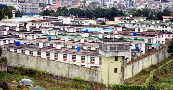 韩国光州监狱旧址挖出数十具遗骸 身份不明