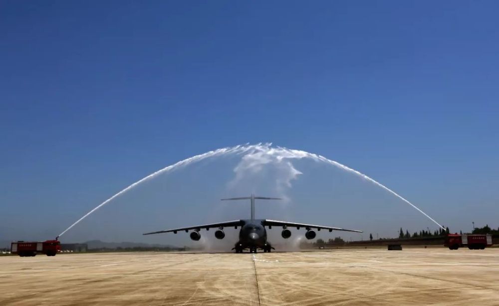 中国为什么需要山东舰 金一南:从歼20和歼8的差距