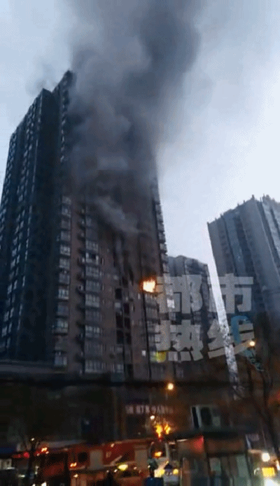 西安一高层住宅突发火灾  一对母女不幸身