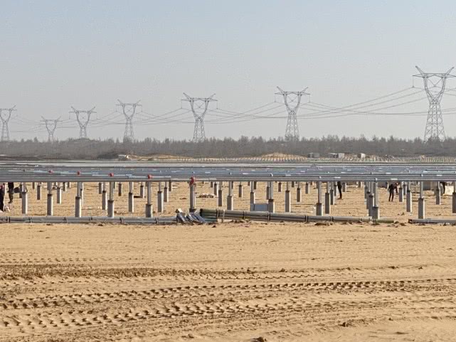 暂停光伏项目 毛乌素沙漠草林地被毁多方介入调