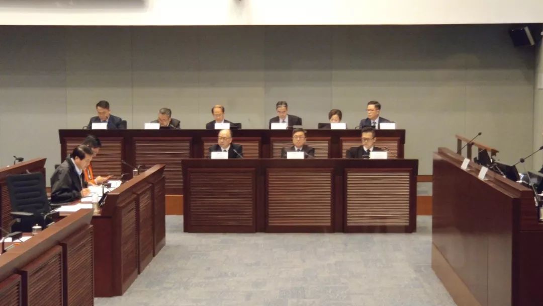 12月6日,立法会铁路事宜小组委员会会议,港铁代表出席。
