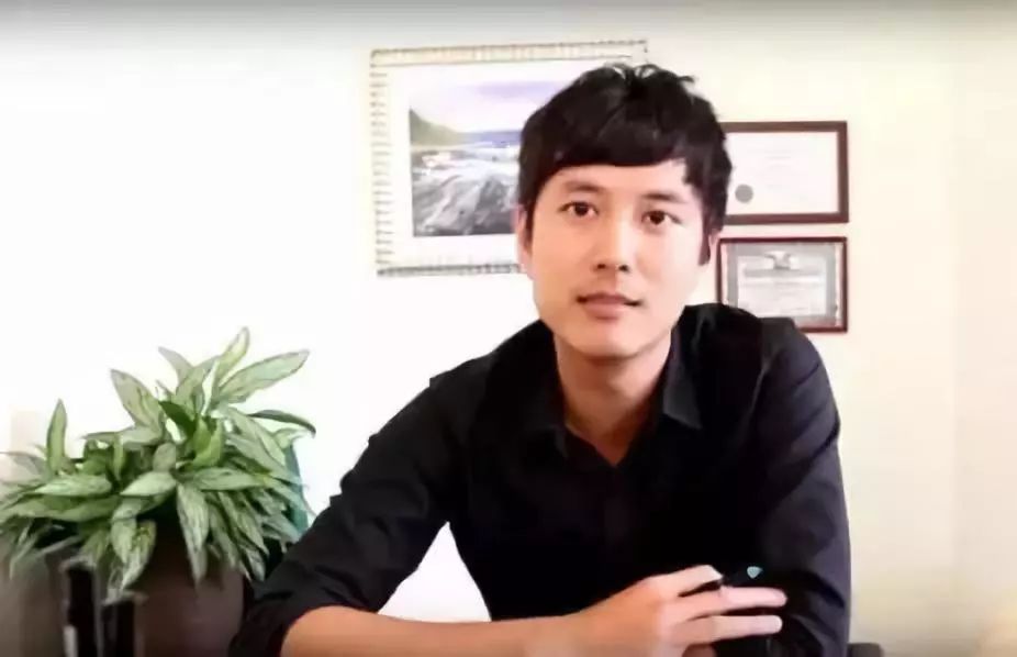 还记得《转角遇到爱》的尹尚东吗？他退出娱乐圈了