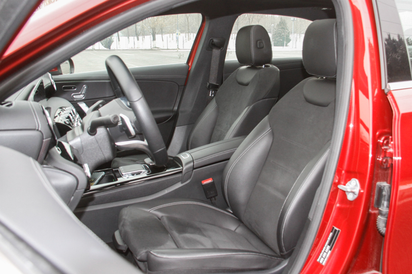 20万不到的奔驰A 是这个时代年轻人触手可及的梦想