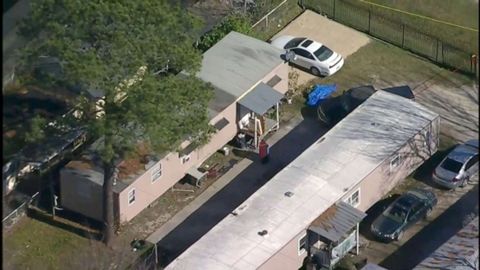 美国男子与入侵者枪战受重伤 三名入侵者被枪杀