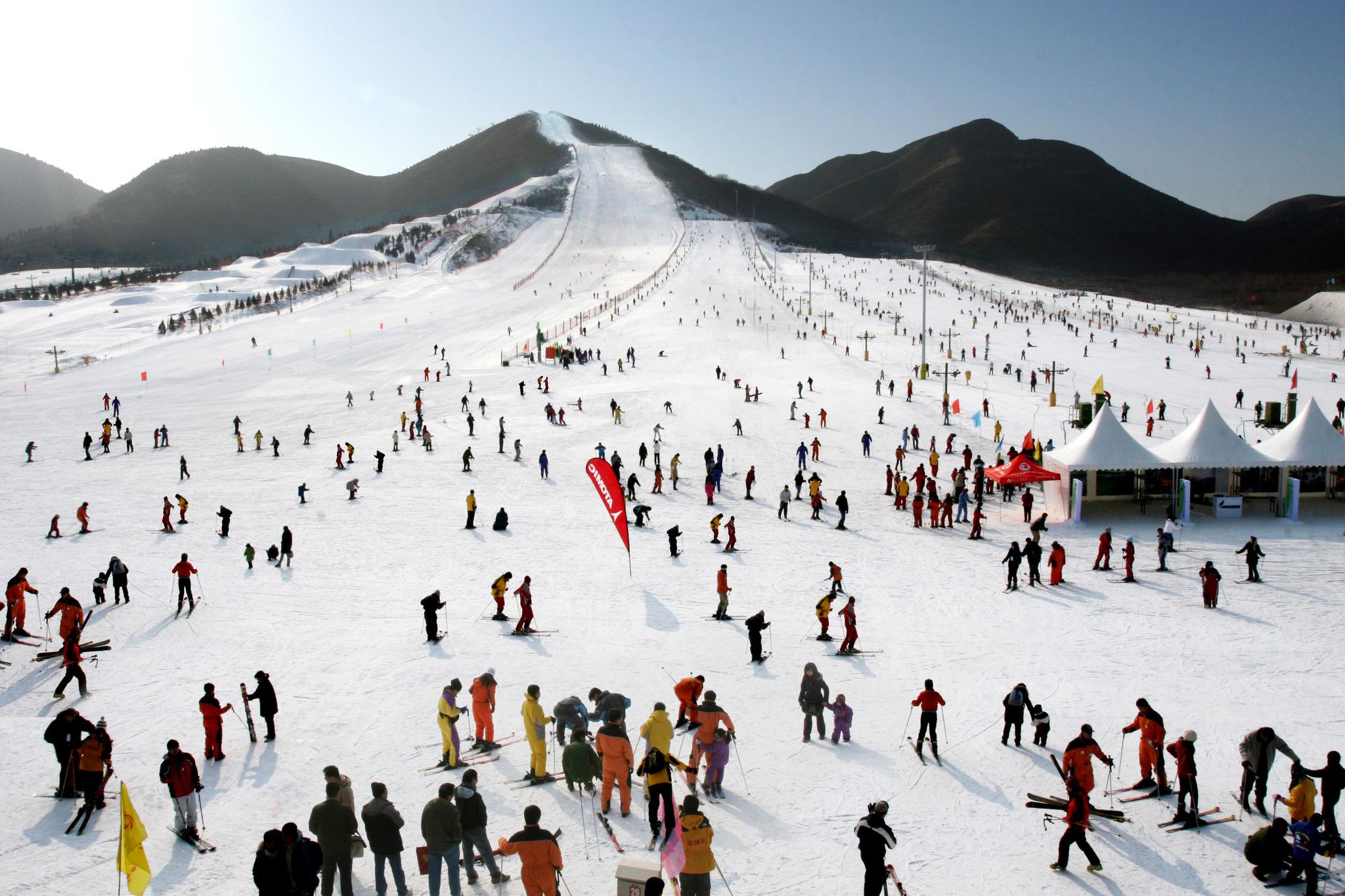 平谷区第十六届冰雪季开幕：打卡冰、雪、岛 体验多样冰雪休闲