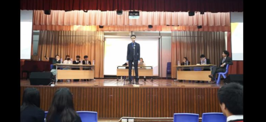 辩论比赛充斥乱港辩题,被斥意图“洗脑”(来源:大公网)