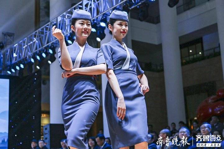 太养眼山航换装新一代空勤制服以雁影长空为主线