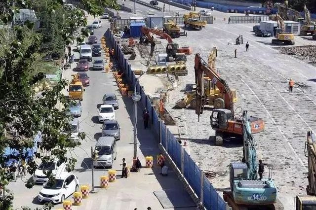 中国式堵车成常态？车多真的不背锅！