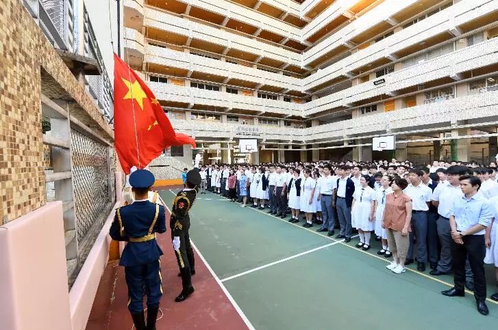 驻港部队为培侨中学举行升国旗礼，培养学生对国家的认同感资料图丨香港文汇报