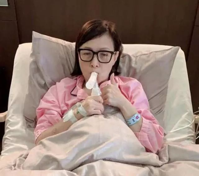 曾志伟前妻自曝患上肺腺癌入院做手术 曾与小12岁男星发展忘年恋