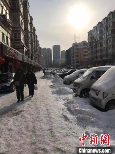 12月28日至30日，哈尔滨市迎来暴雪天气。 姜辉 摄