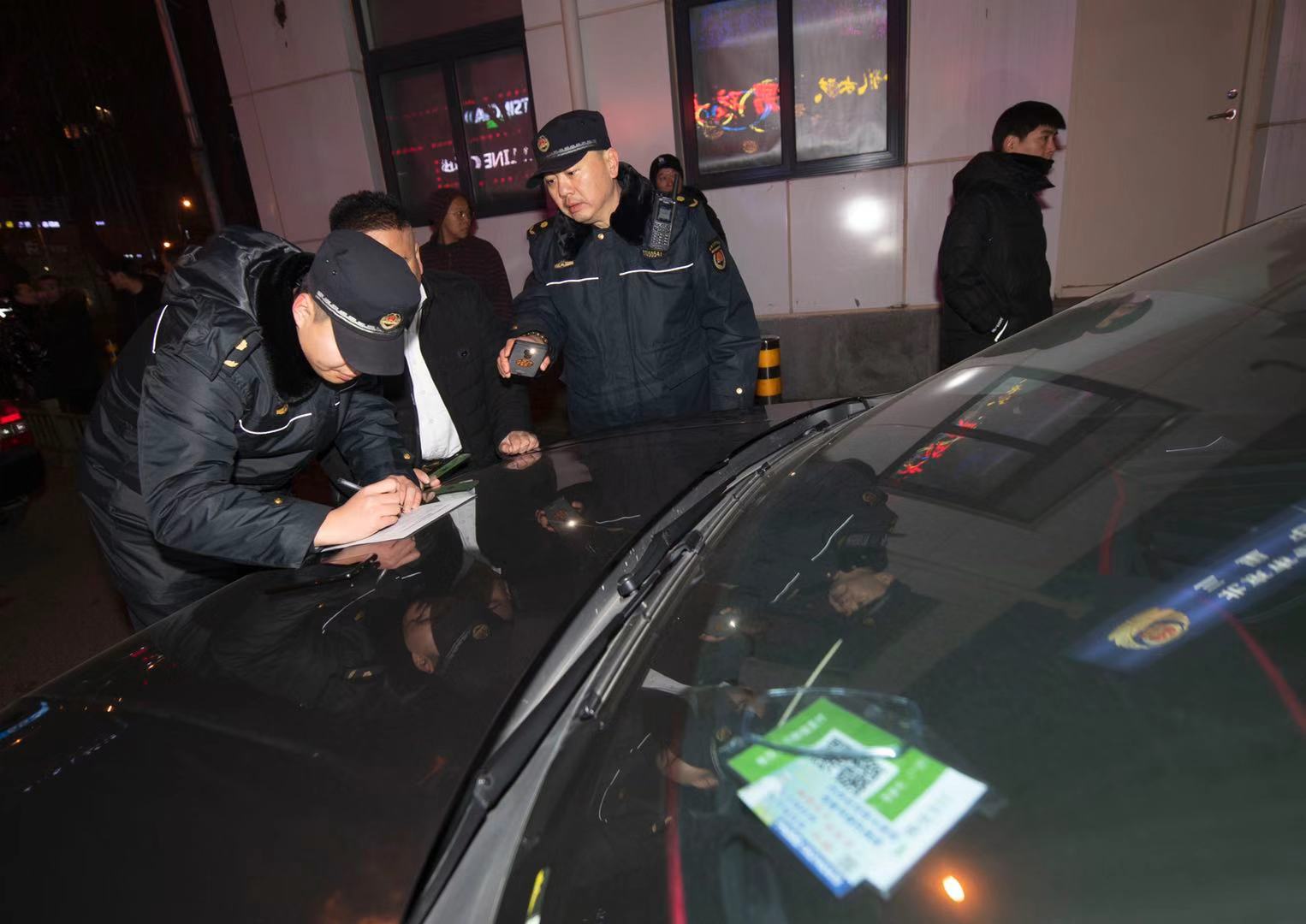 北京黑车3公里收92元 执法部门查扣非法运营车辆