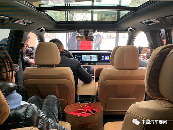 理想汽车蓝港零售中心实拍理想ONE 2020款:我家领导有话说