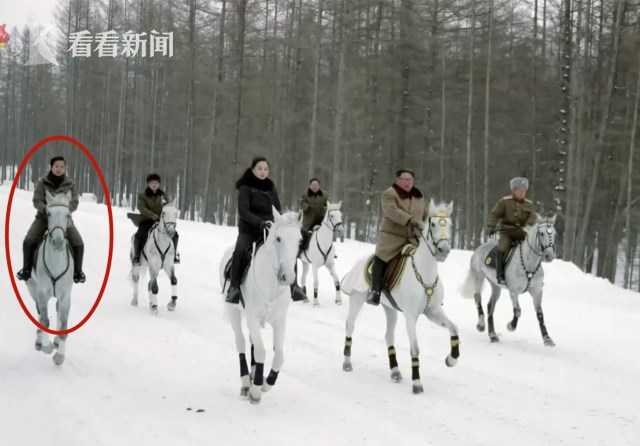 两度随金正恩骑军马登山 唯一女性成员引关注