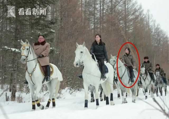 两度随金正恩骑军马登山 唯一女性成员引关注