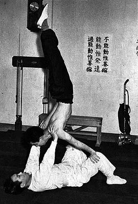 练肌肉的大文学家:三岛由纪夫 练肌肉的大文学家:三岛由纪夫
