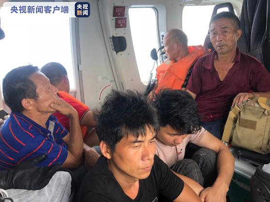 广东一货轮在海上搁浅 12人被困 救助机组正在救