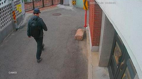 首尔市长出殡时 举报他性骚扰的女秘书突然发声