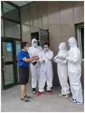 让党旗在防疫志愿一线高高飘扬—记退休党员李建疆教授