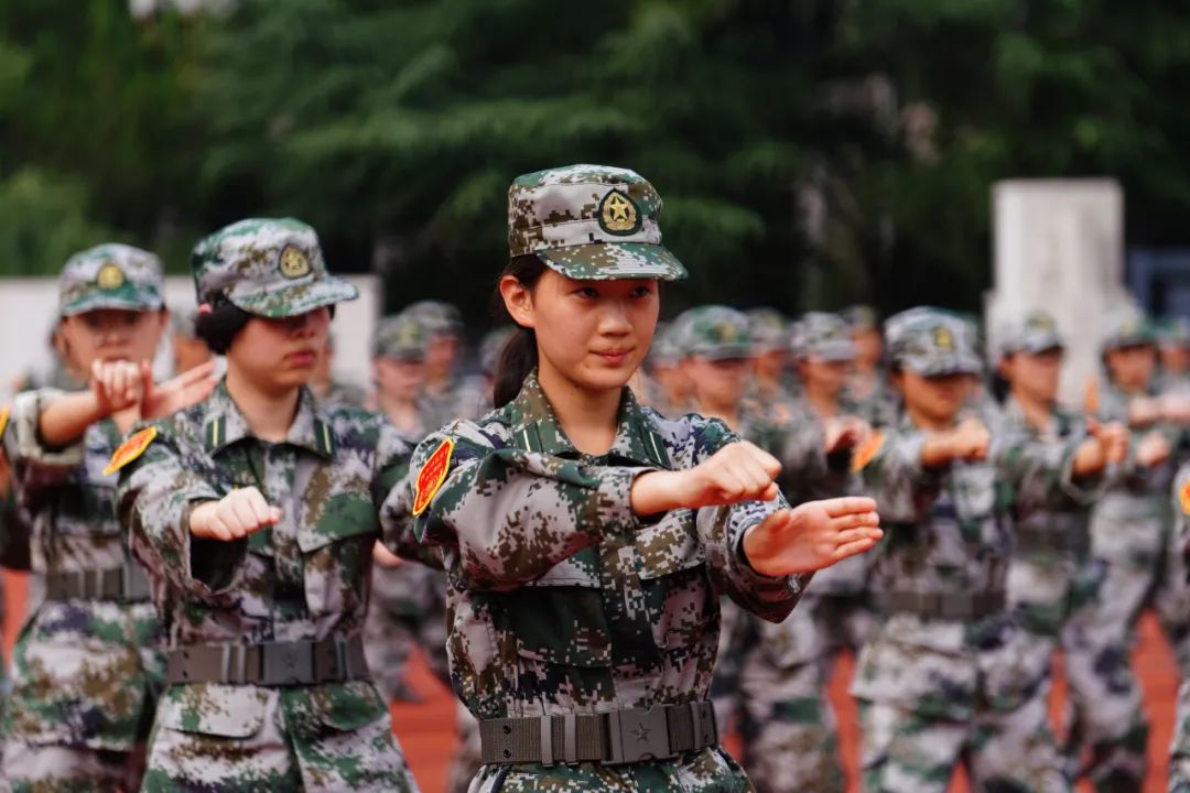 青春!立正!看谁是2020年师大“最飒连队”,快来pick吧!