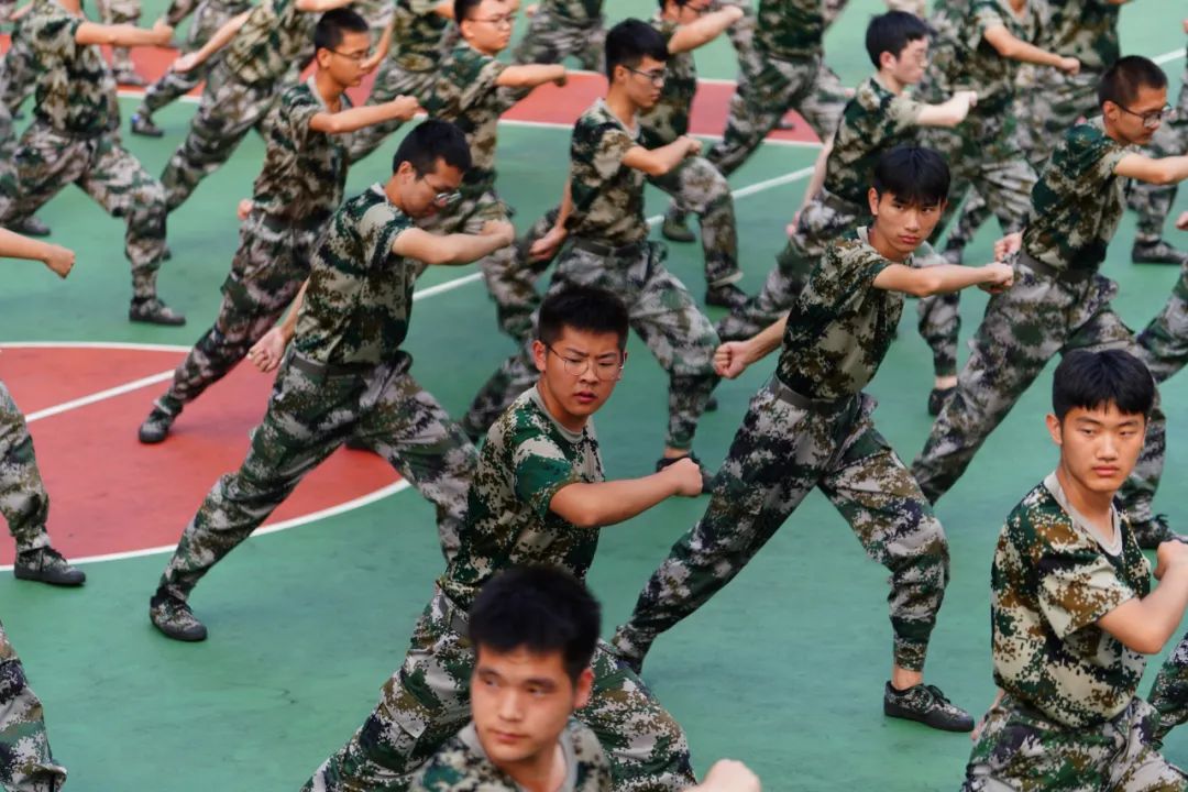 青春!立正!看谁是2020年师大“最飒连队”,快来pick吧!
