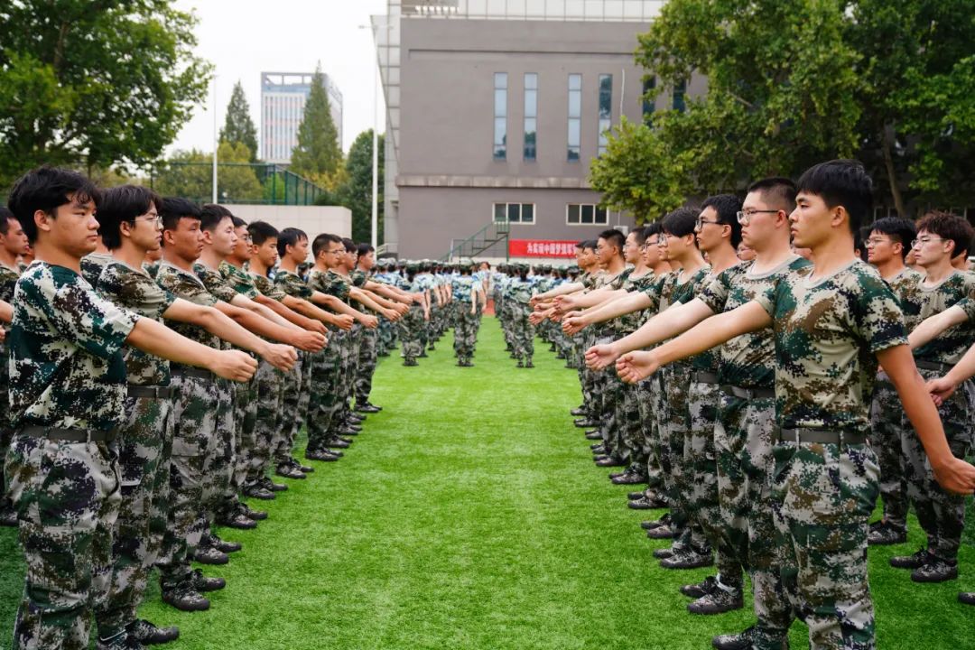 青春!立正!看谁是2020年师大“最飒连队”,快来pick吧!