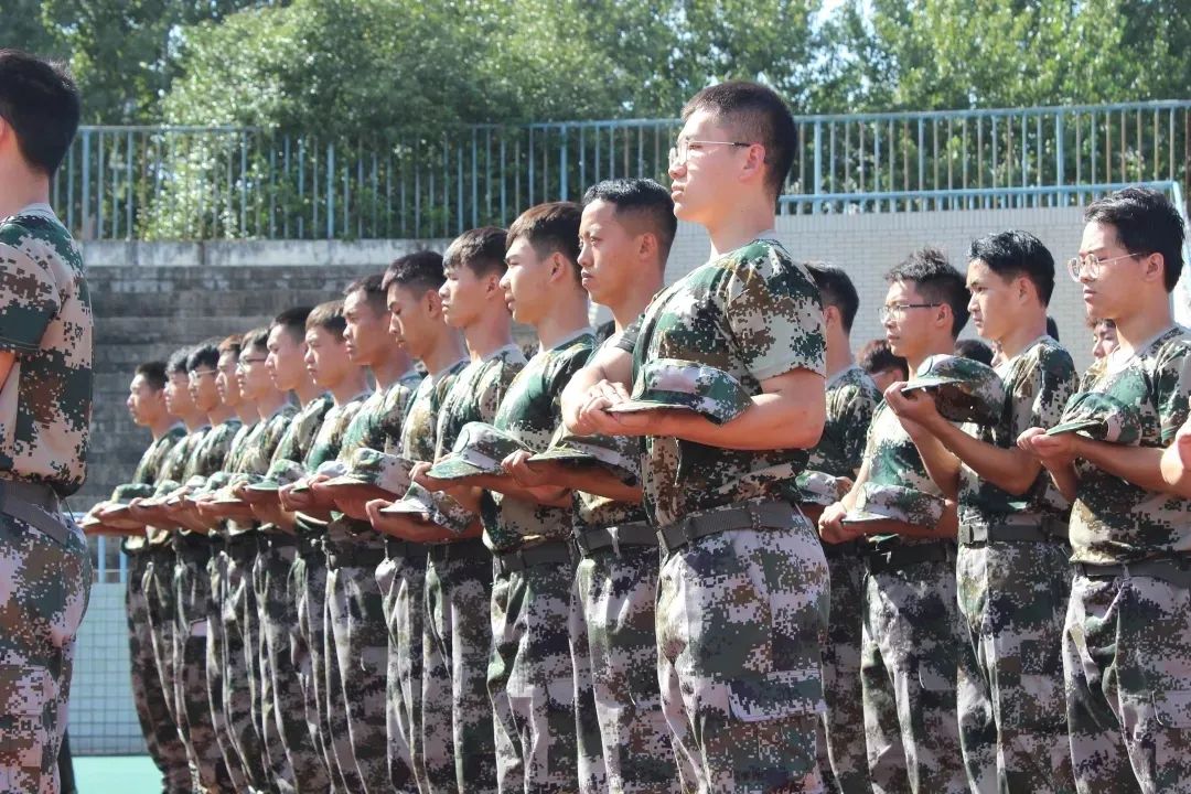 青春!立正!看谁是2020年师大“最飒连队”,快来pick吧!
