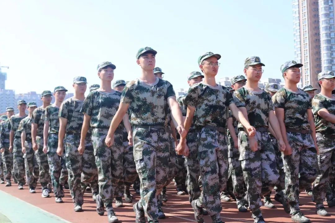 青春!立正!看谁是2020年师大“最飒连队”,快来pick吧!