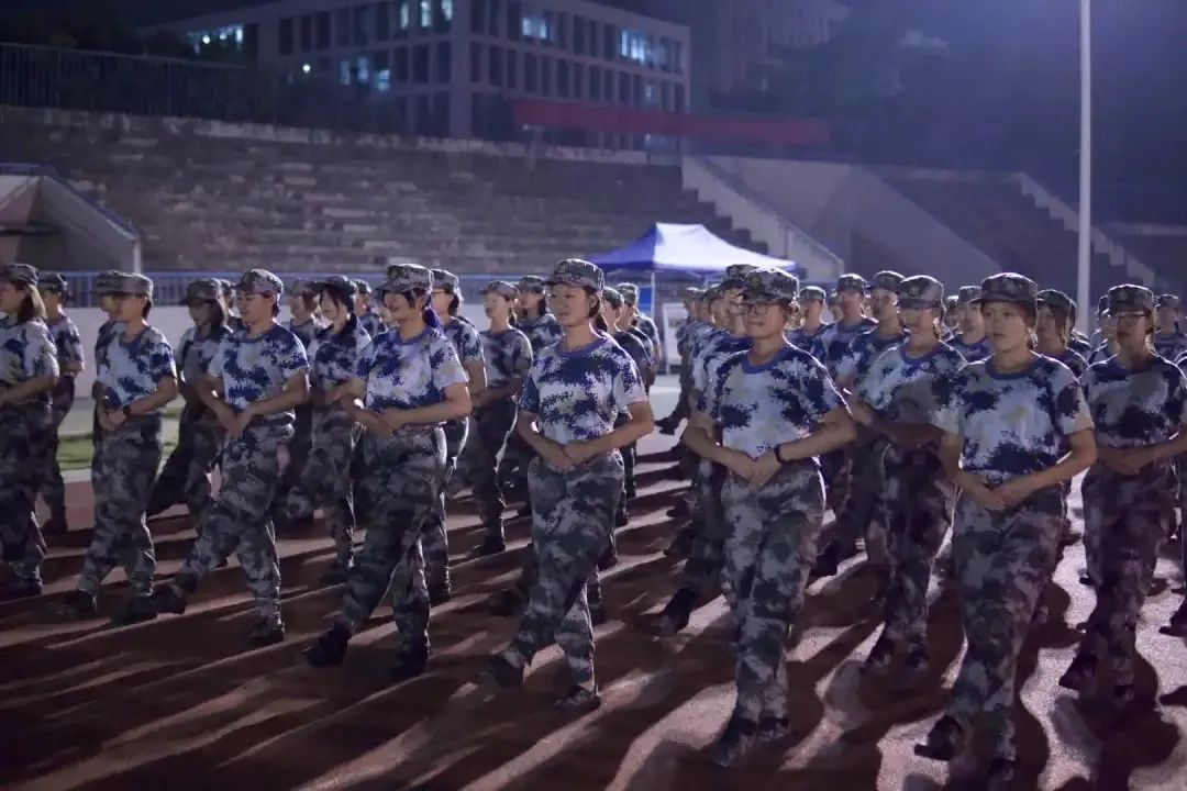 青春!立正!看谁是2020年师大“最飒连队”,快来pick吧!