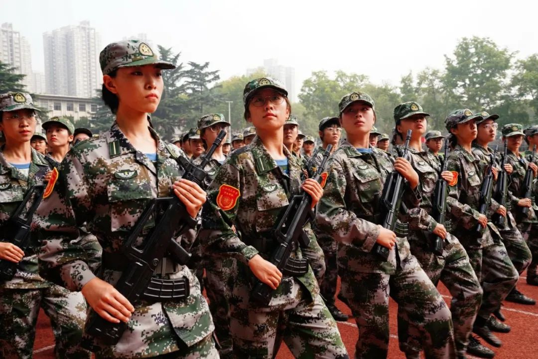 青春!立正!看谁是2020年师大“最飒连队”,快来pick吧!