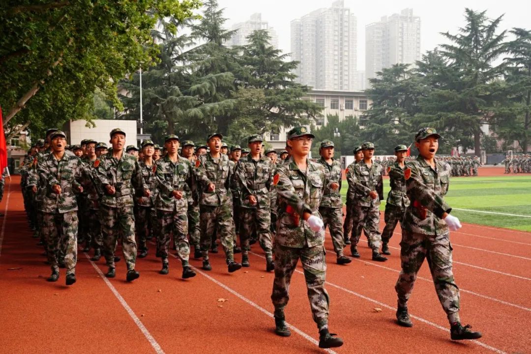 青春!立正!看谁是2020年师大“最飒连队”,快来pick吧!