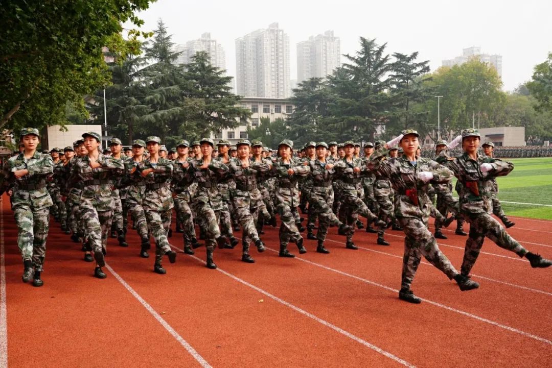 青春!立正!看谁是2020年师大“最飒连队”,快来pick吧!