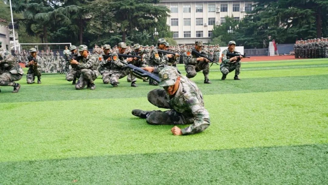 青春!立正!看谁是2020年师大“最飒连队”,快来pick吧!